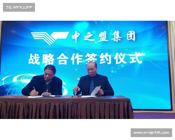 新西兰公开水域选手紧急抢救溺水观众 赛事暂停20分钟获表彰 新西兰公开水域选手紧急抢救溺水观众 赛事暂停20分钟获表彰